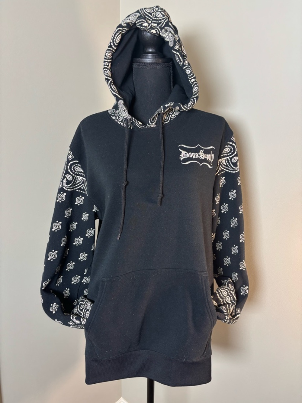 DGK x Dogg Supply Hoodie Mens Medium Bandana Print Snoop Dogg Streetwear